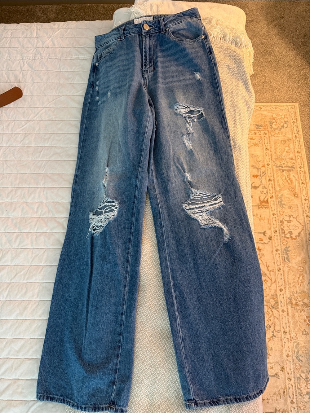 Distressed Wide-Leg Jeans in Blue